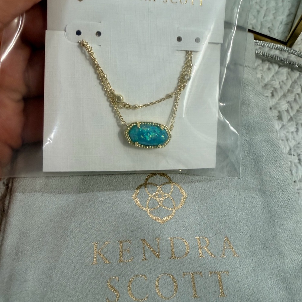 Kendra Scott Elisa Gold Short Pendant Necklace Periwinkle Lab Grown Opal - NEW! - Picture 4 of 5